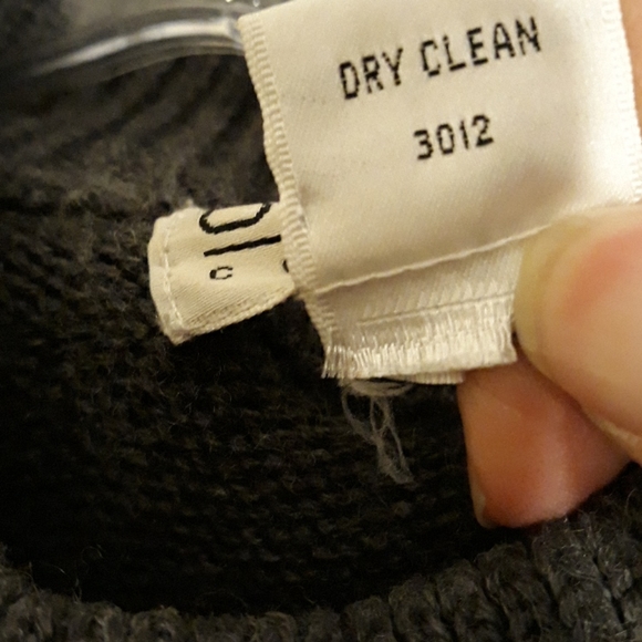 Outlander Collection dark gray sweater - Picture 4 of 5